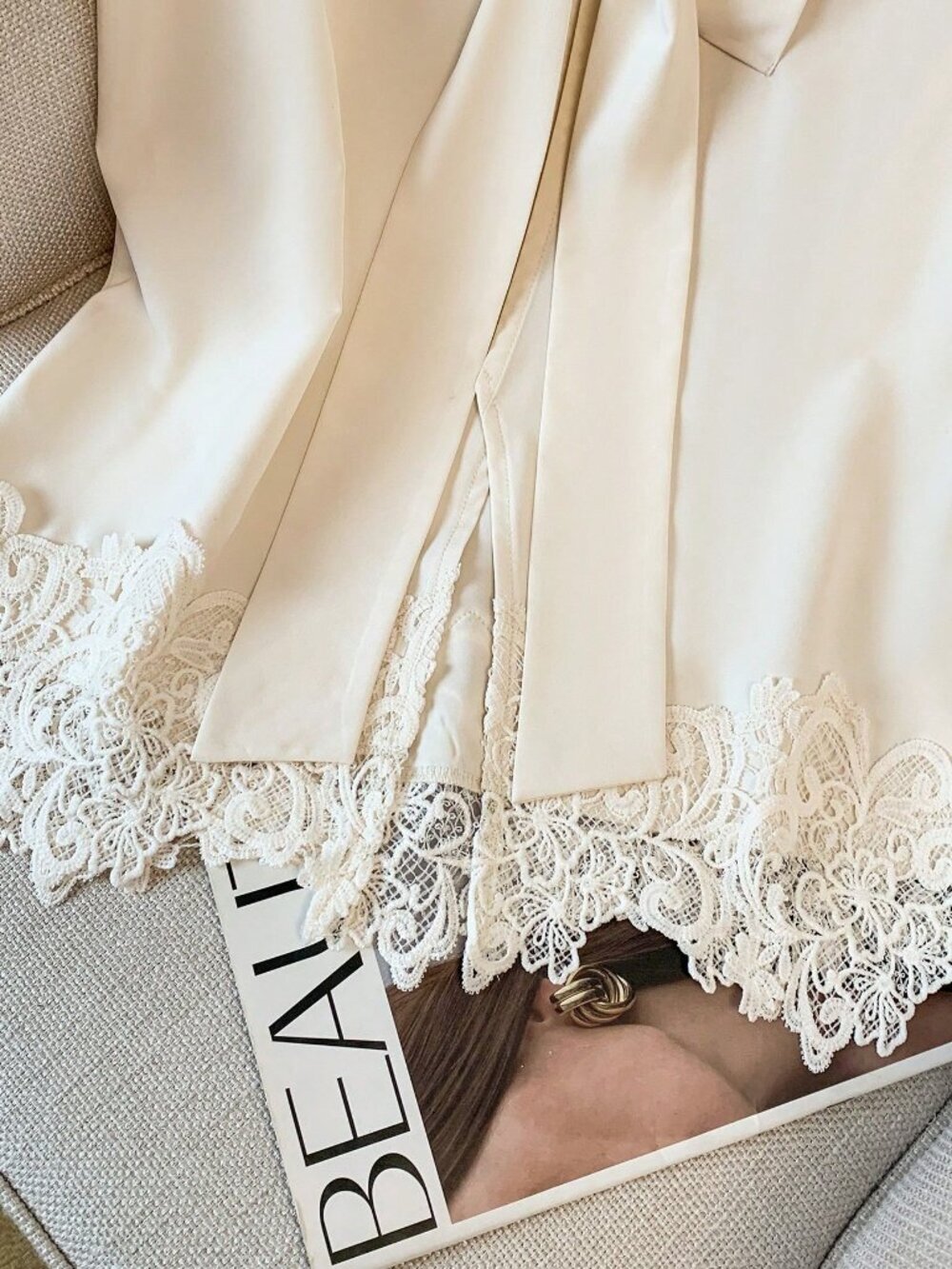 Apricot Elegant French-Style Sleeveless Women's Bow-Detail Blouse - Picture 5 of 5